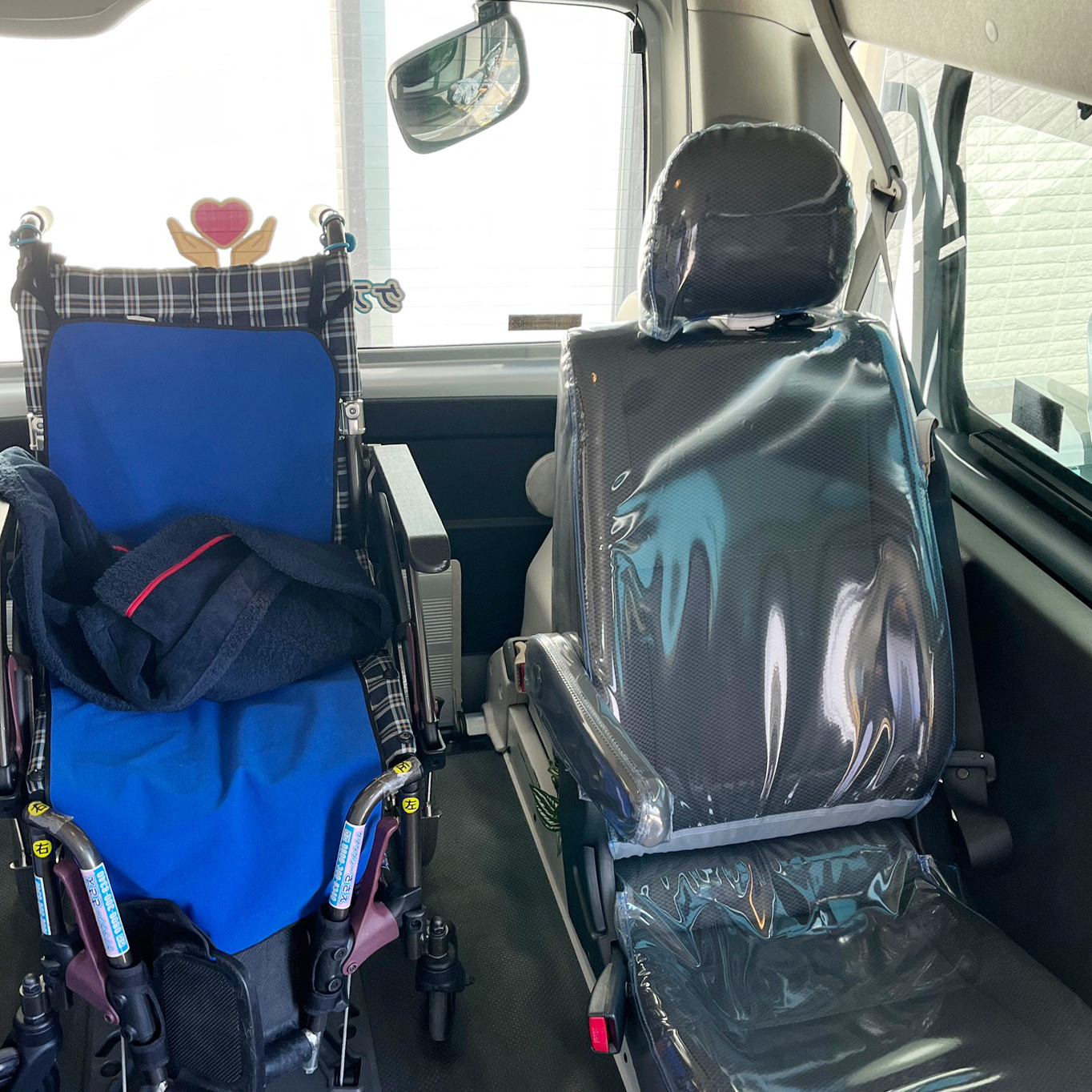 車内 車椅子スペース